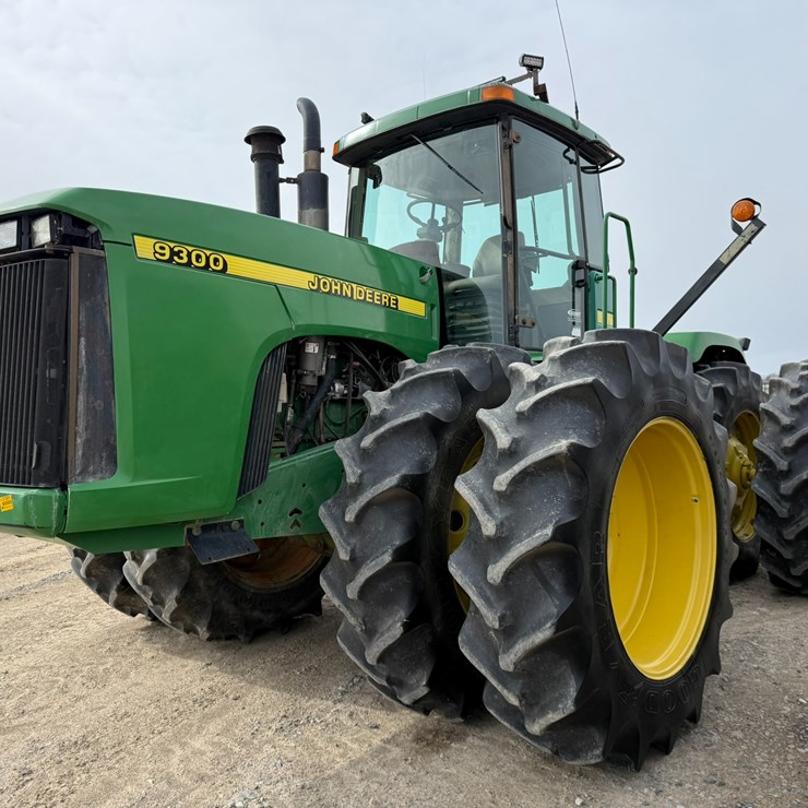 JOHN DEERE 9300
