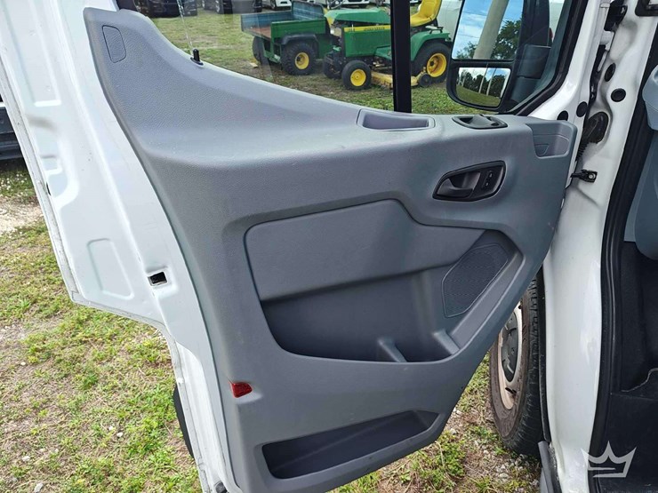 2018-ford-transit-image-30