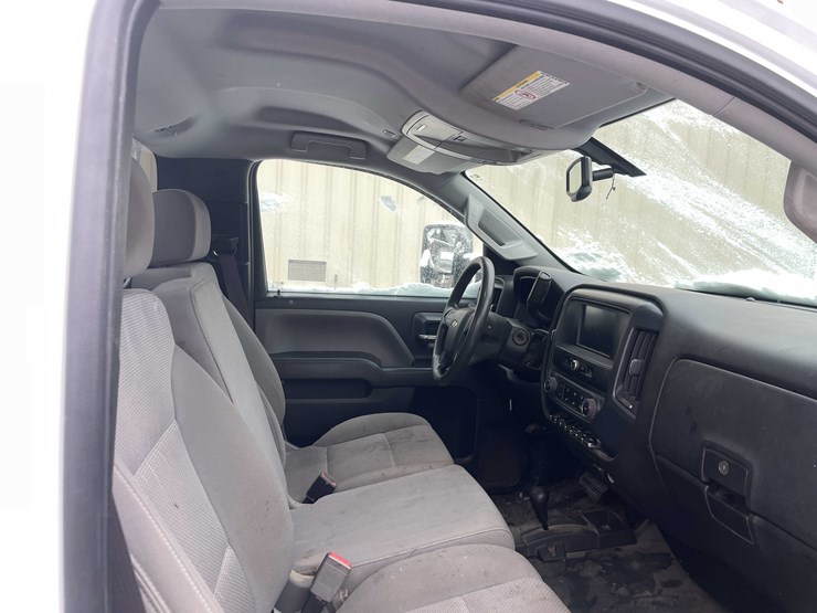 2017-chevrolet-2500-image-35