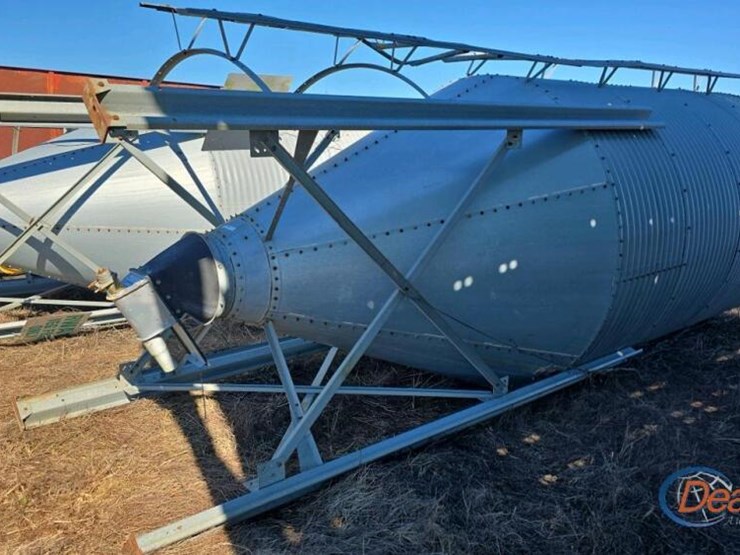 grain-bin-w/-feeder:-auger,-8-ton-image-1