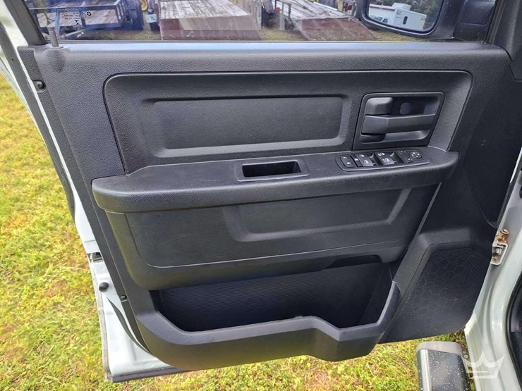 2013-dodge-ram-1500-image-11