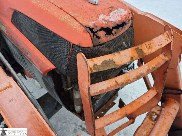 2010-kubota-l5250-d-tractor-image-11