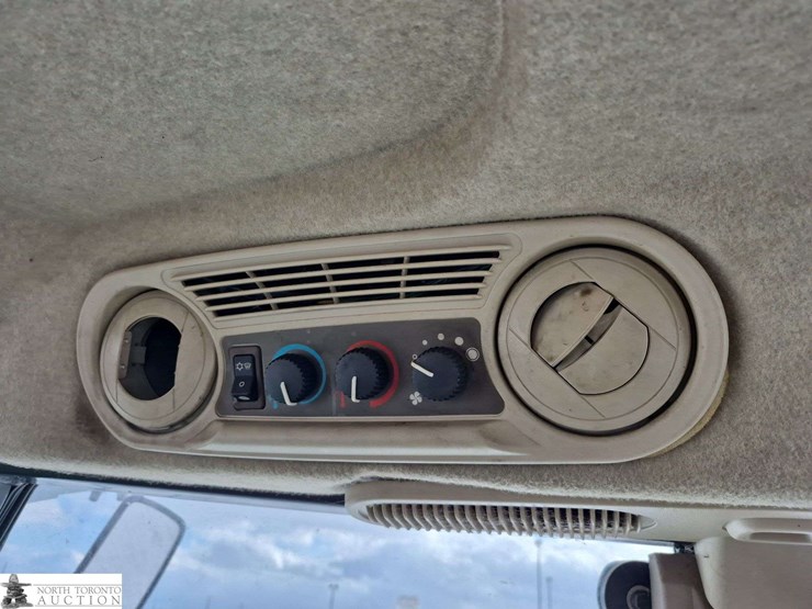 2010-john-deere-2010-image-35