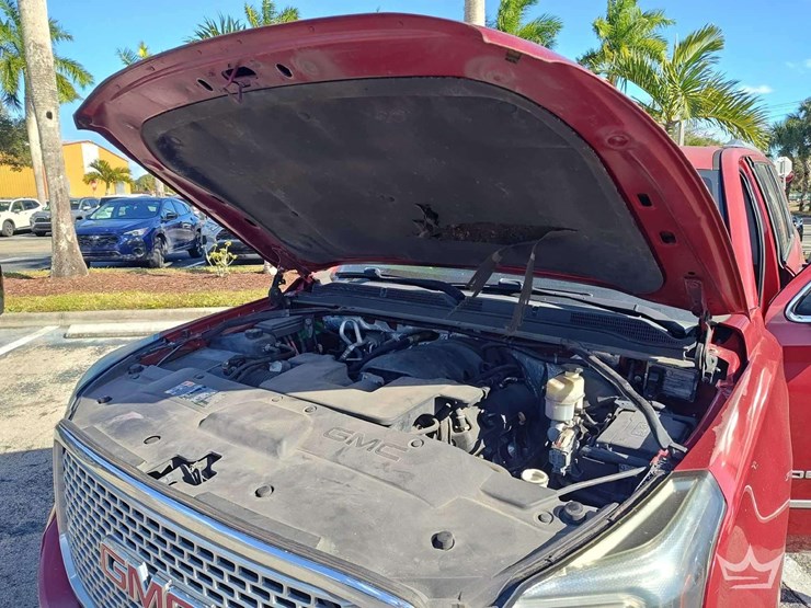 2015-gmc-yukon-denali-image-42