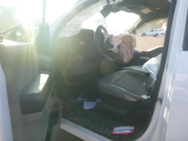 2021-ford-f350-image-7