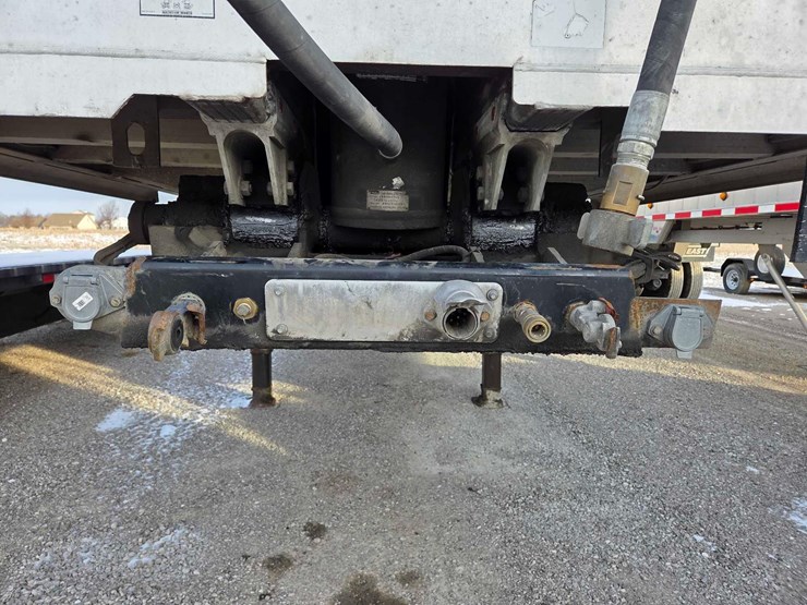 2010-east-genesis-34'x66"x96"-aluminum-frameless-dump-trailer-image-11