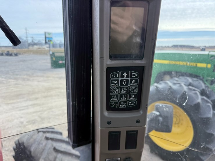 2015-case-ih-340-image-63