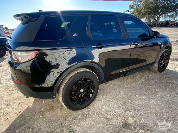 2016-land-rover-discovery-sport-4wd-suv-image-3