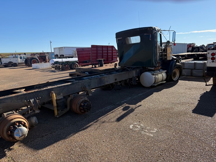 #7799-•-kenworth-salvage-image-2