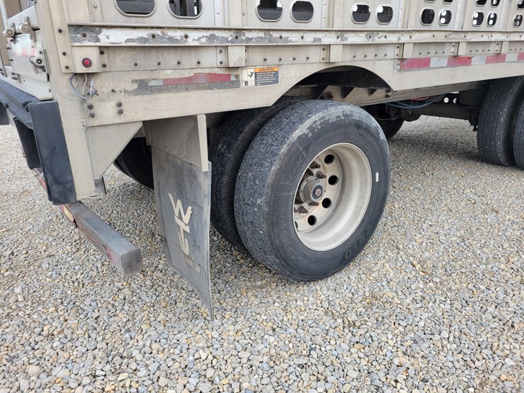 2005-wilson-livestock-trailer-image-13