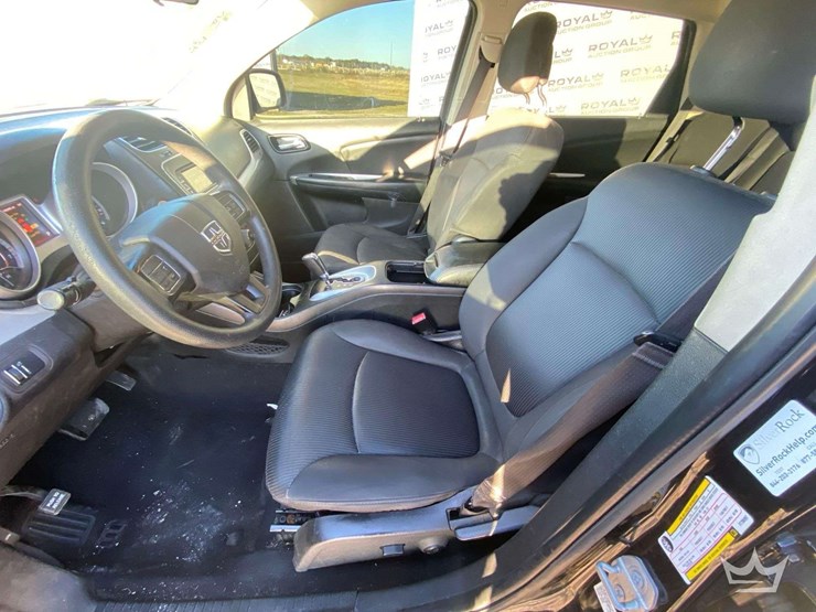 2015-dodge-journey-sxt-image-11