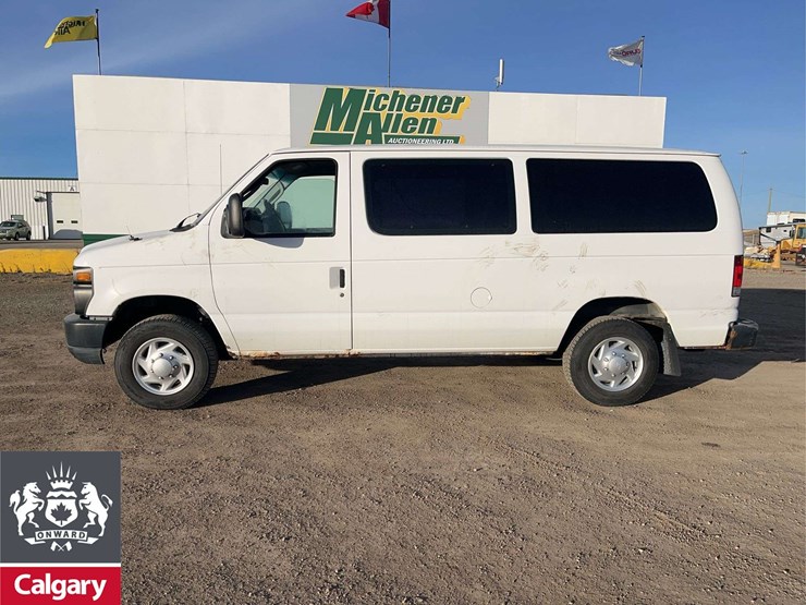 2011-ford-cargo-image-2