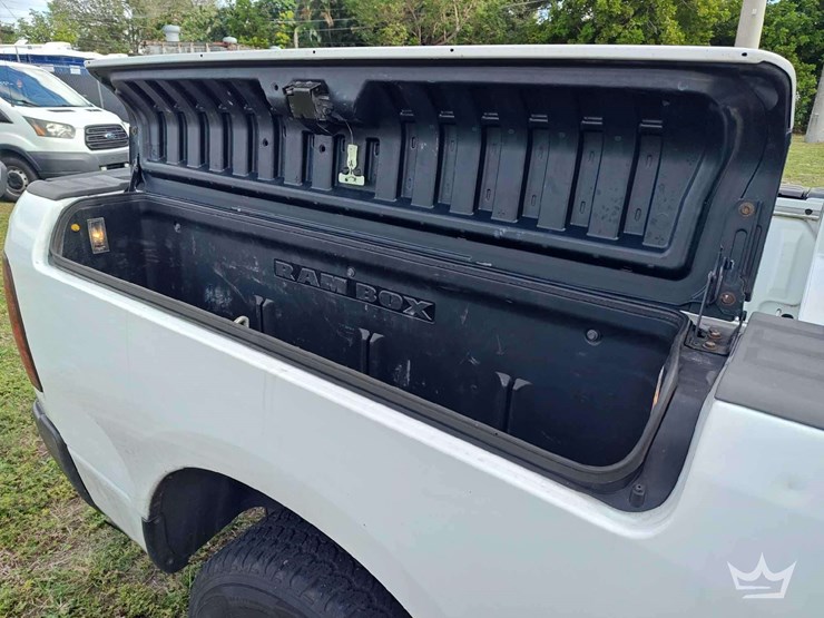 2012-dodge-ram-1500-image-36