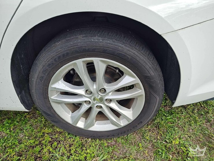 2017-chevrolet-malibu-sedan-image-43