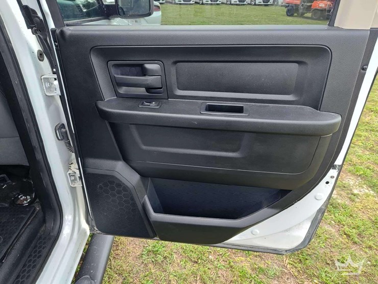 2017-dodge-1500-image-25