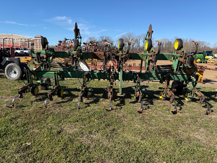 john-deere-845-image-4