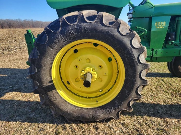 john-deere-4520-image-41