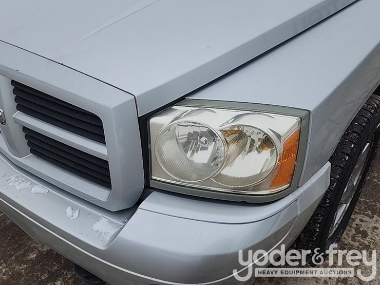 2011-dodge-dakota-image-43