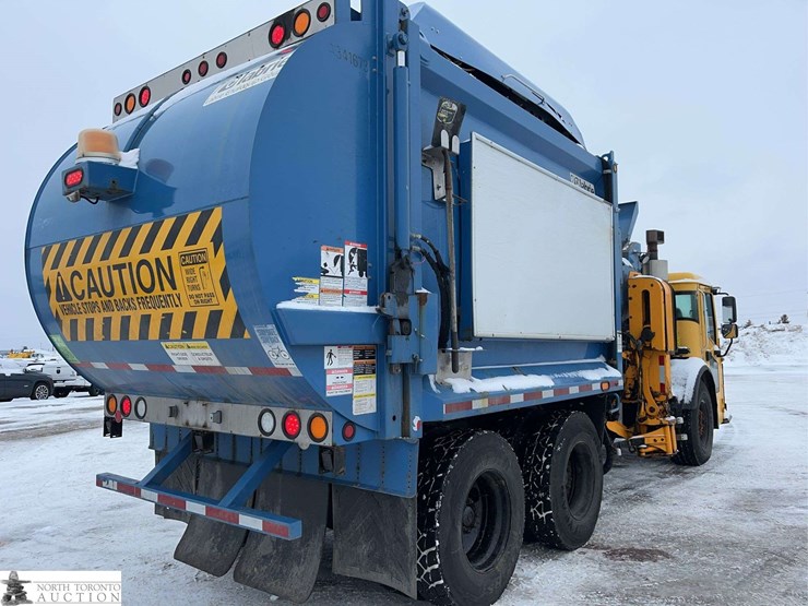 2018-mack-lr633-t/a-refuse-truck-image-3