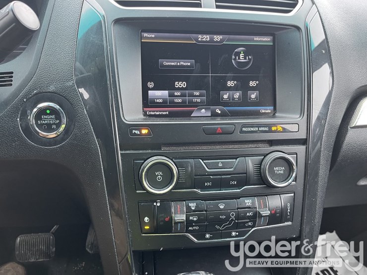 ford-explorer-xlt-image-18