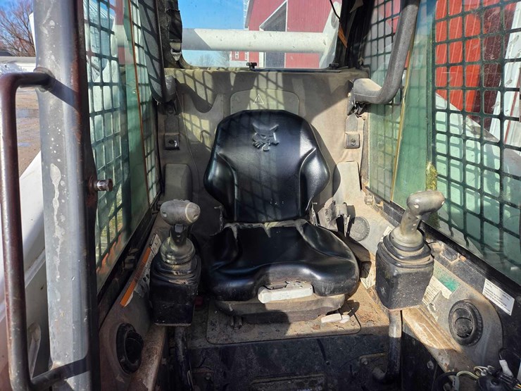 2008-bobcat-a300-image-37