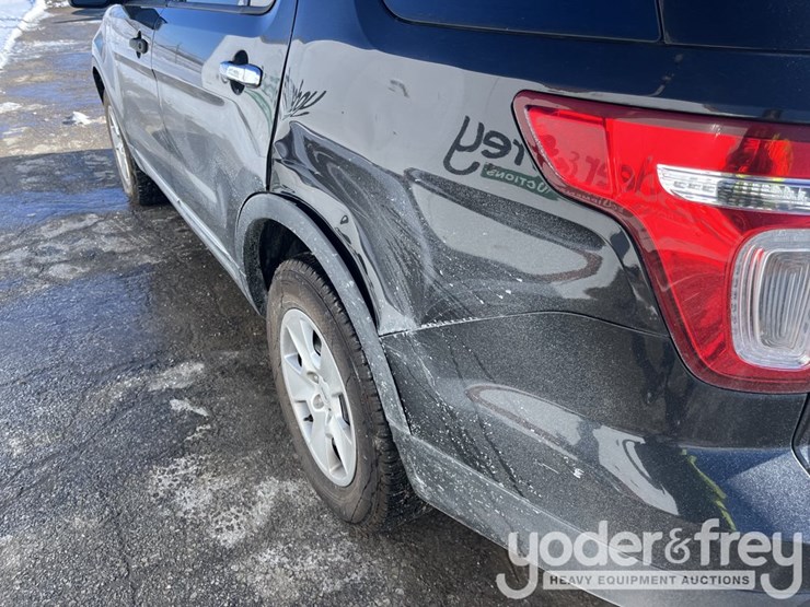 2013-ford-explorer-image-29