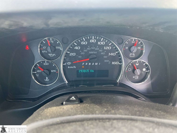 2018-chevrolet-express-dual-rear-wheel-cab-&-chassis-image-12