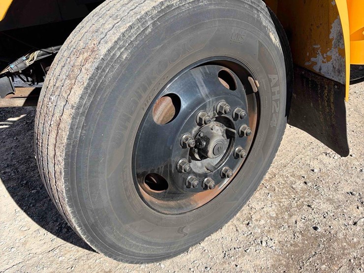 2011-international-school-bus-image-9