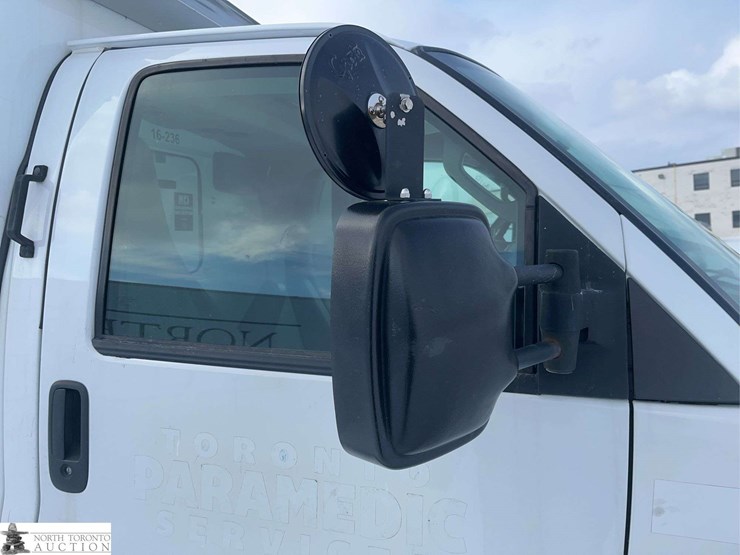 2016-chevrolet-express-s/a-ambulance-image-41