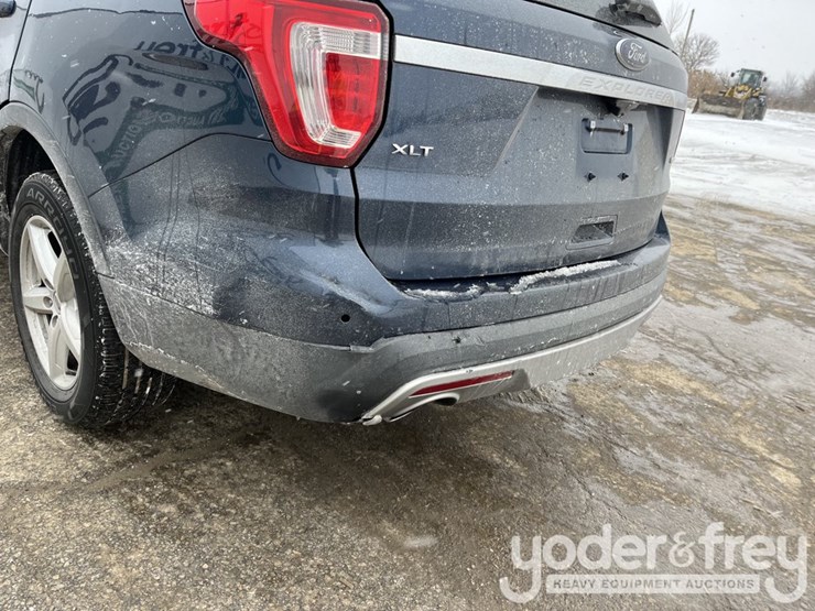 ford-explorer-xlt-image-26