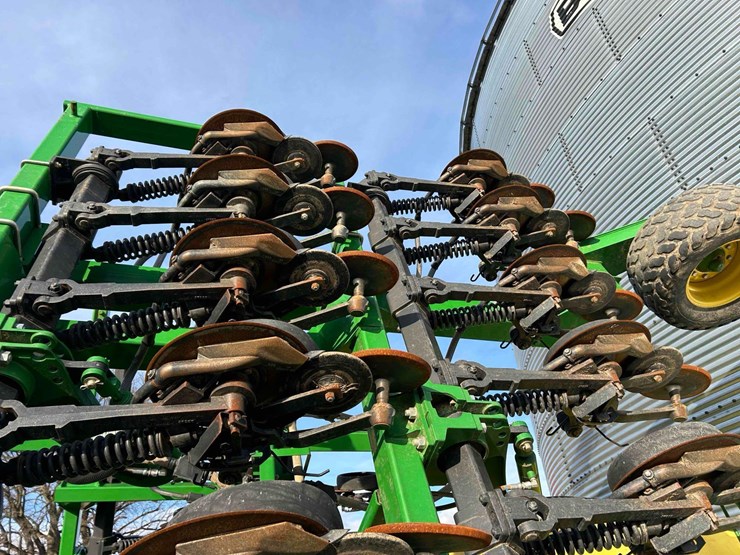 2013-john-deere-1990ccs-image-40