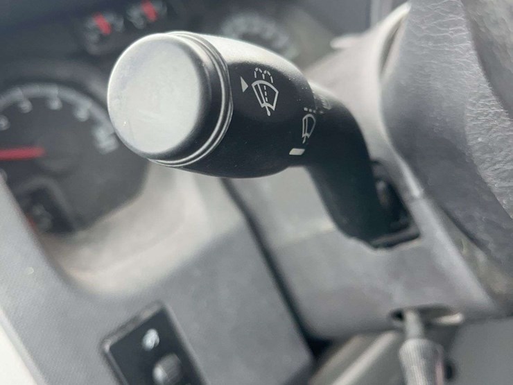 2009-ford-e-series-s/a-24-passenger-bus-image-21