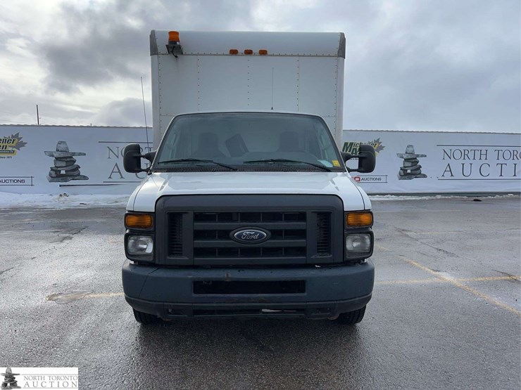 2013-ford-e350-image-5