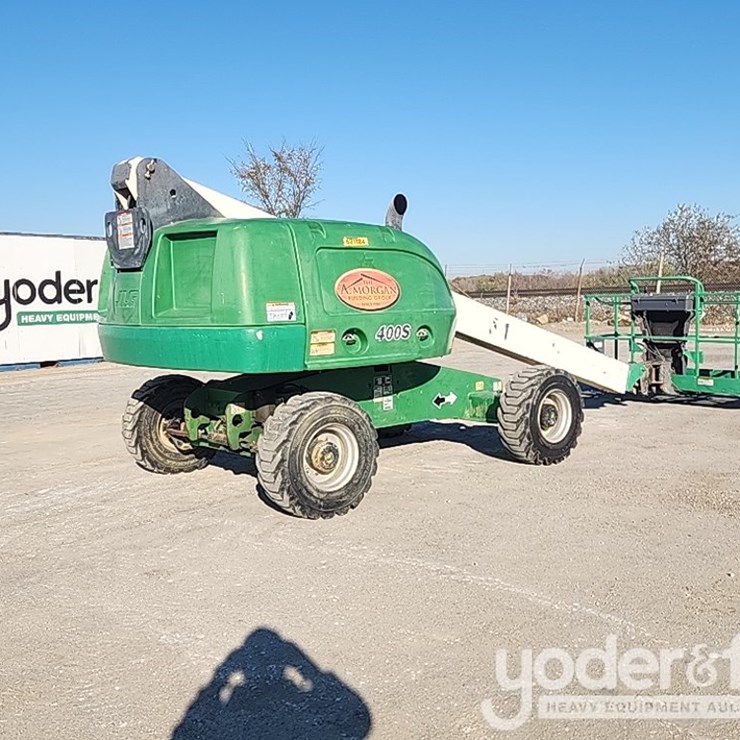 2014 JLG 400S