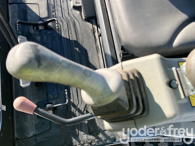 2022-bobcat-e20-image-33