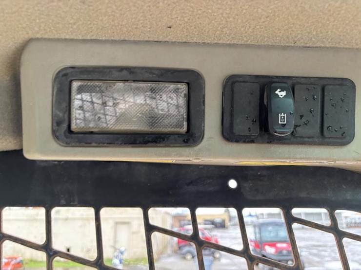 2021-caterpillar-259d3-image-30