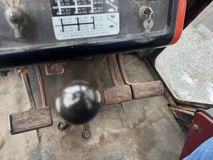 1973-allis-chalmers-7050-tractor-image-33