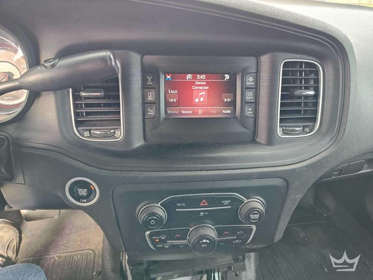 2017-dodge-charger-sedan-image-21