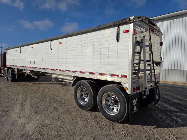 2011-wilson-hopper-bottom-image-7