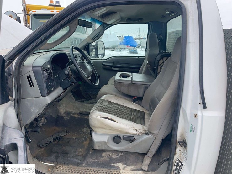 2006-ford-f550-image-12