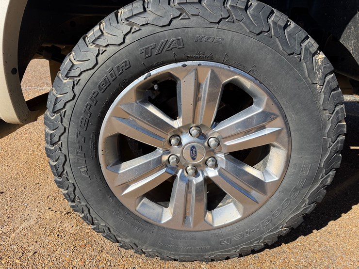 2018-ford-f150-lariat-image-17