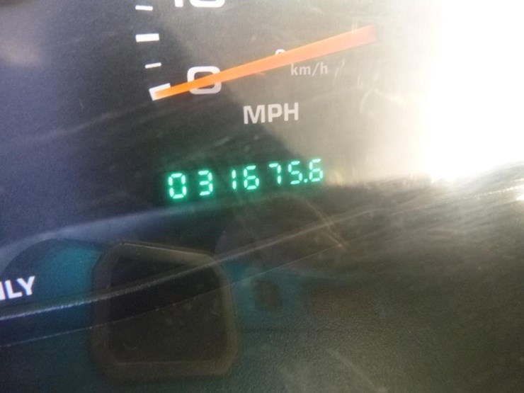 2003-ford-f550-image-32