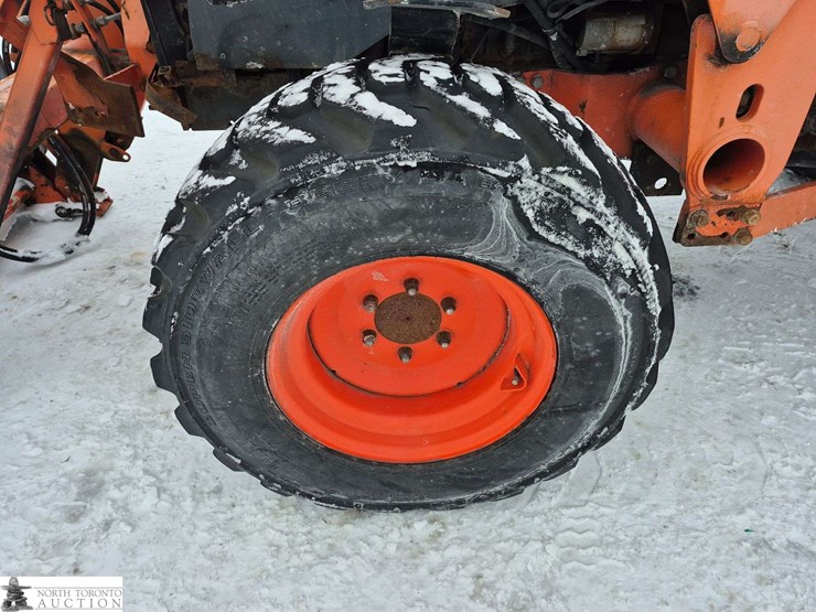 2010-kubota-l5250-d-tractor-image-16