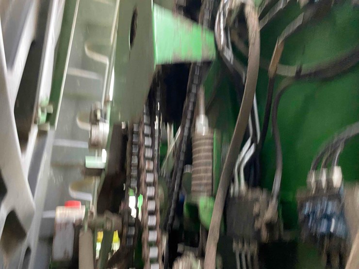 mchale-750-v6-round-baler,-image-25