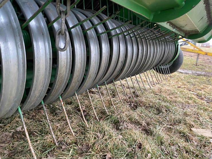 mchale-750-v6-round-baler,-image-13