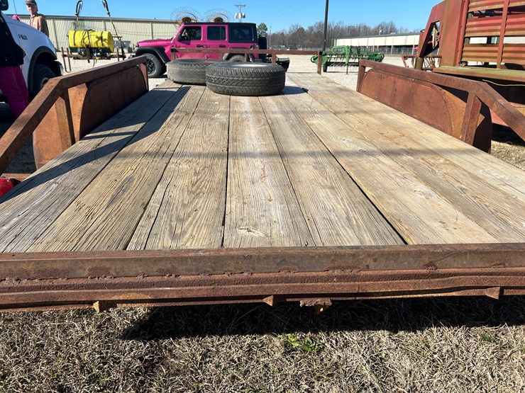 #37625-•-16-ft-t/a-steel-utility-trailer-image-11