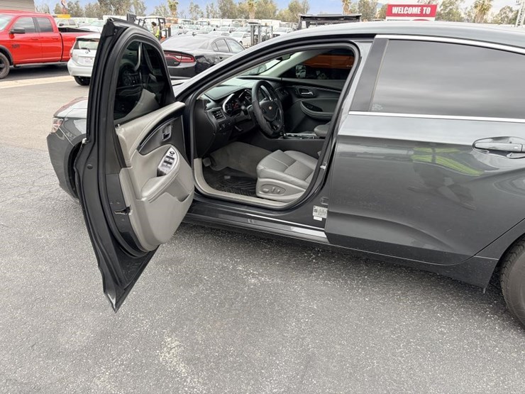 2019-chevrolet-impala-sedan-image-10