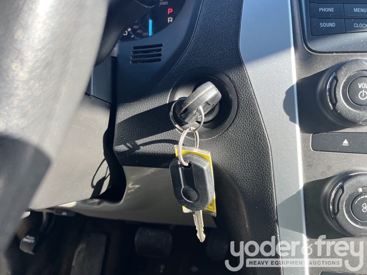 2013-ford-explorer-image-24