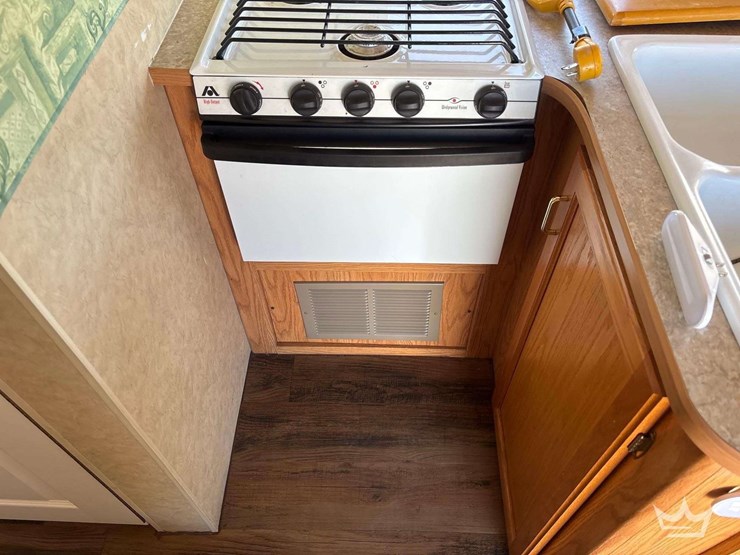 2004-ford-e450-image-51