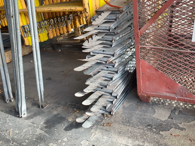 #2796-•-roof-jacks-image-6